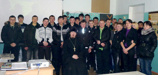 Юным оренбуржцам рассказали о святых защитниках Руси